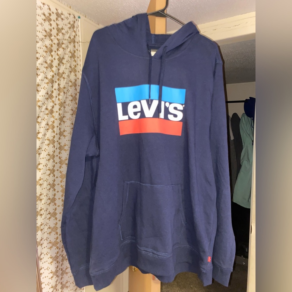 EUC — Levi’s Men’s hoodie